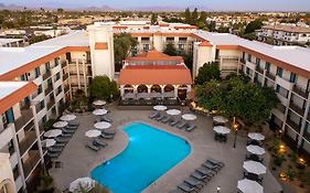 Embassy Suites By Hilton Scottsdale Resort